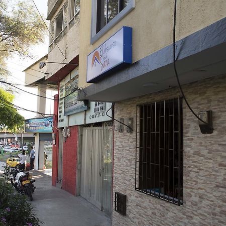 El Descanso Donde Sara Hostel Medellín Exterior foto