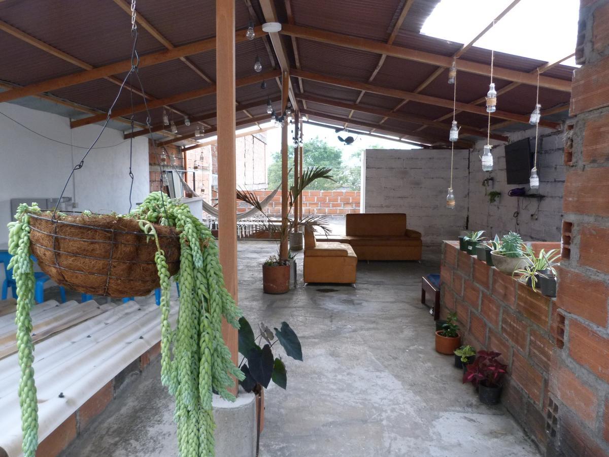 El Descanso Donde Sara Hostel Medellín Exterior foto