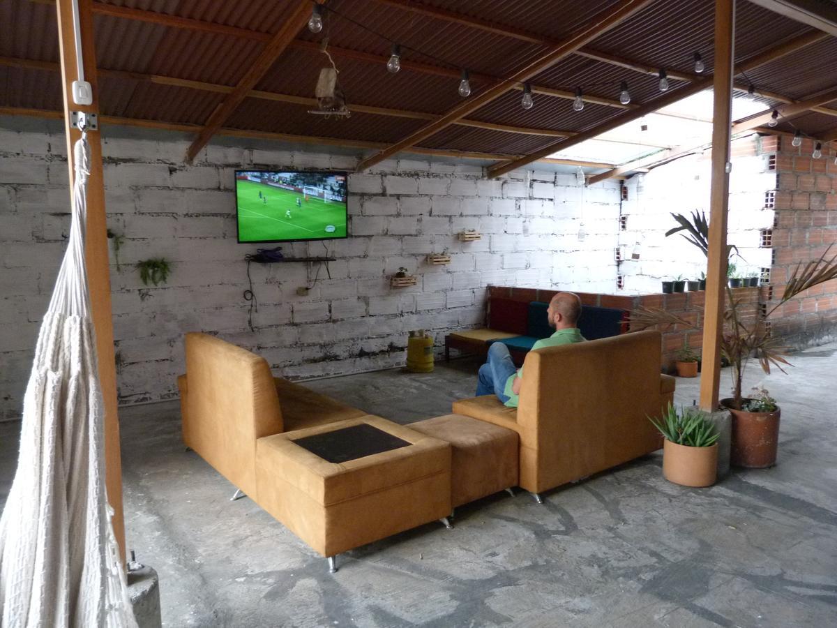El Descanso Donde Sara Hostel Medellín Exterior foto