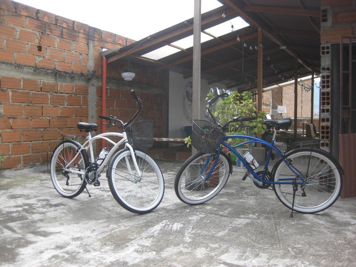 El Descanso Donde Sara Hostel Medellín Exterior foto